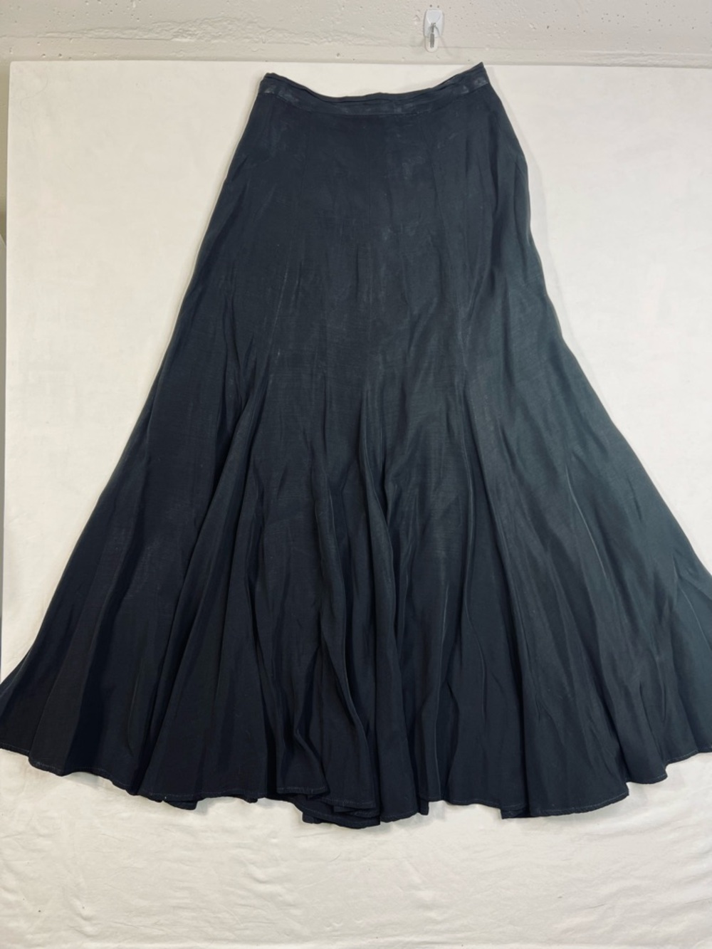 Vintage Women’s Black Flowy Maxi Skirt